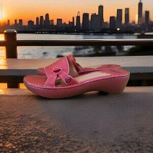 ✅Born W1741 Red Leather Slide Wedge Sandals Women's  9 M/W Hand Crafted Footwear